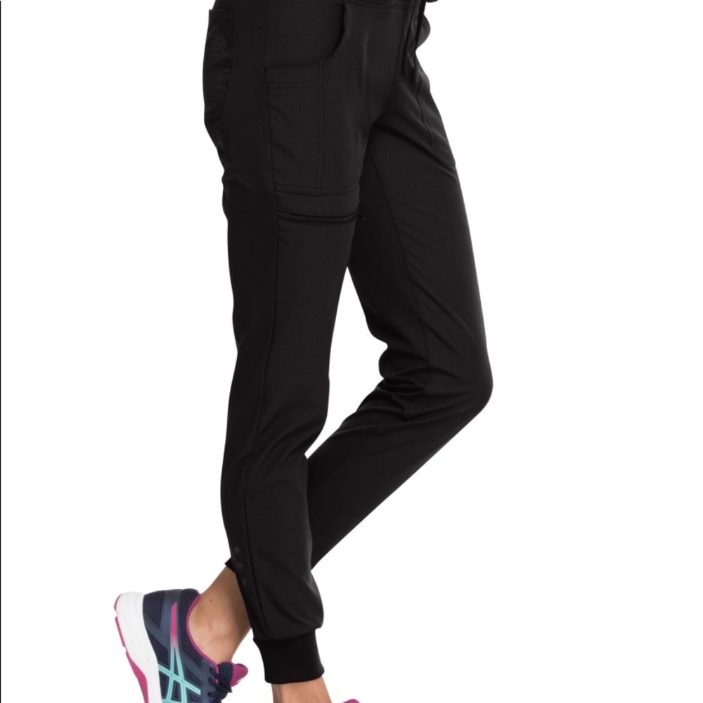 HeartSoul Jogger scrubs